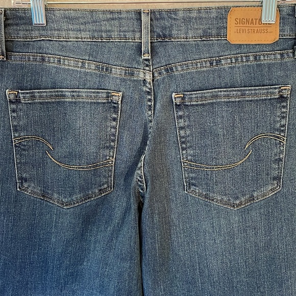 Signature by Levi’s misuse skinny jeans for women. Size 8 medium. 5 pocket. - Picture 3 of 10